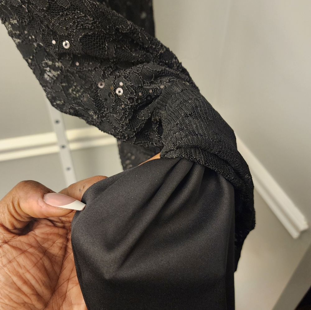 Black lace dress... with a little sparkle - Picture 7 of 9